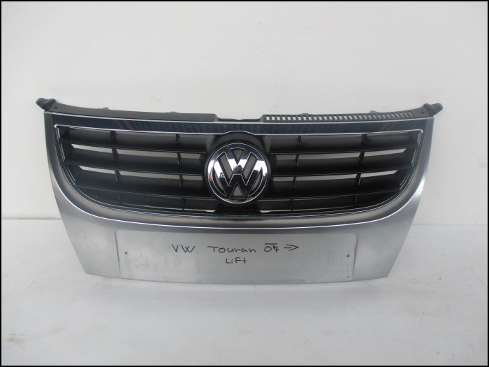 VW Touran od 2007 facelift maska VW